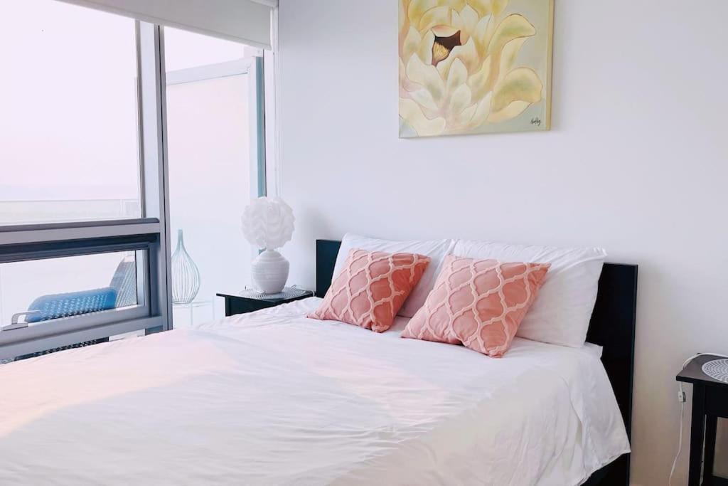 New Superior Lakeview Luxury 3-Bedroom Suite On 48 Floor Торонто Екстериор снимка
