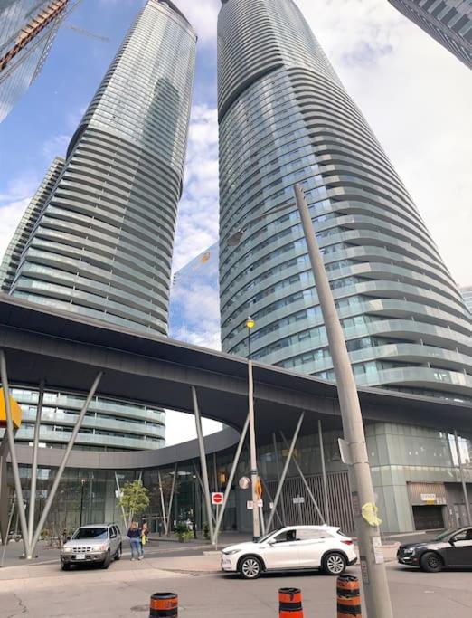 New Superior Lakeview Luxury 3-Bedroom Suite On 48 Floor Торонто Екстериор снимка