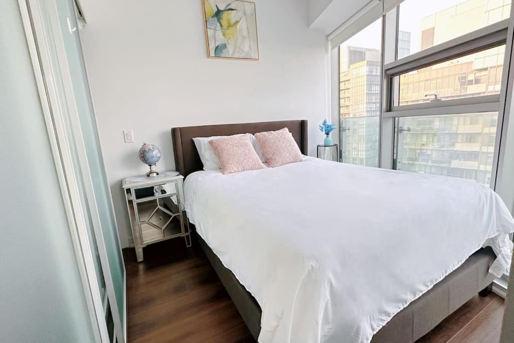 New Superior Lakeview Luxury 3-Bedroom Suite On 48 Floor Торонто Екстериор снимка