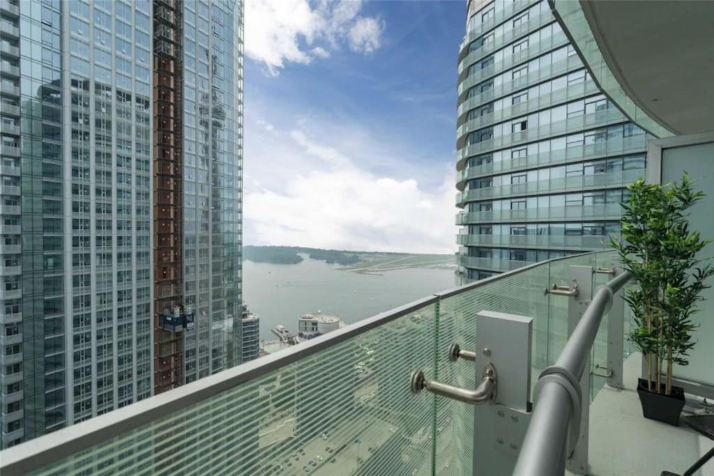 New Superior Lakeview Luxury 3-Bedroom Suite On 48 Floor Торонто Екстериор снимка