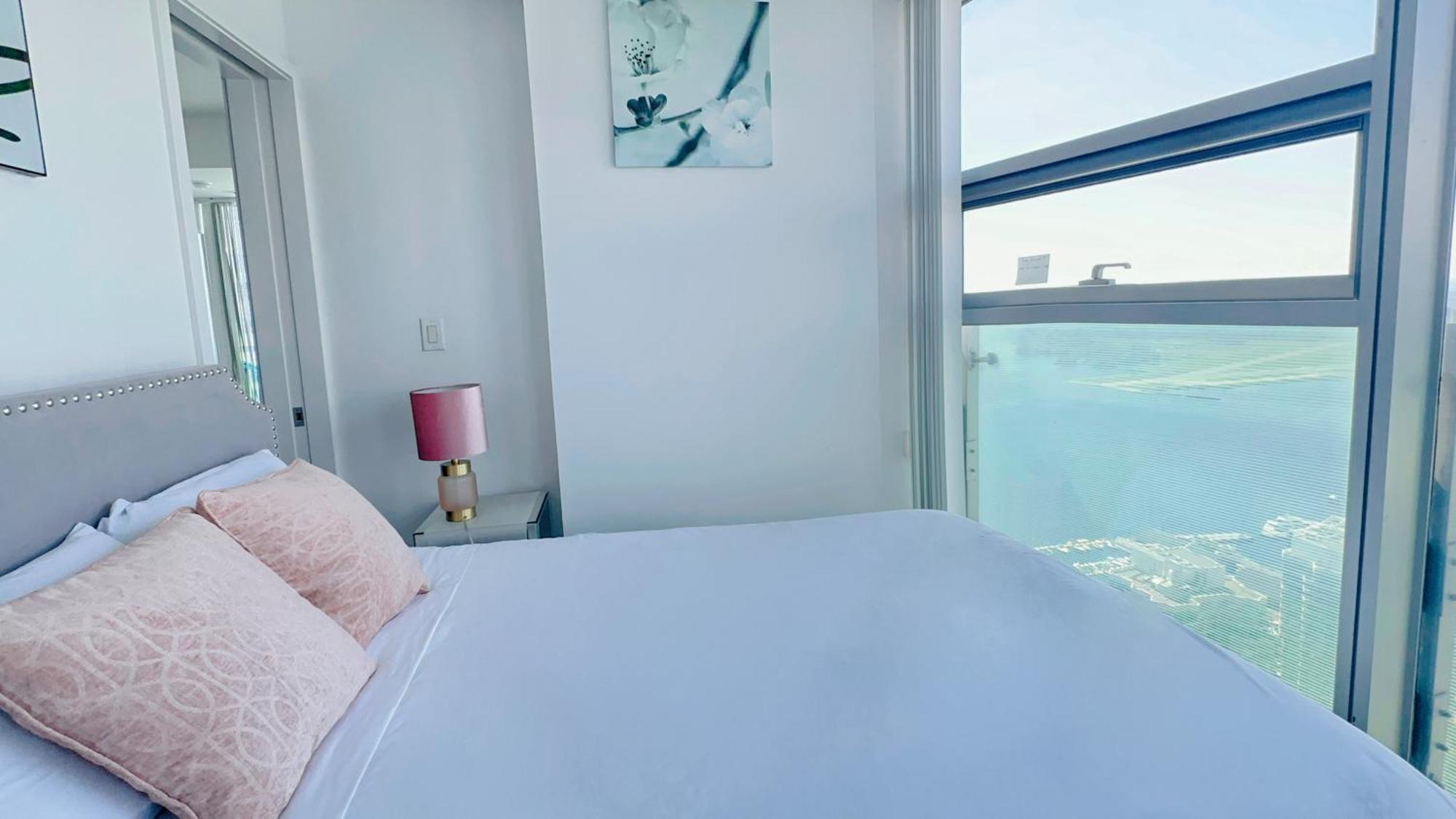 New Superior Lakeview Luxury 3-Bedroom Suite On 48 Floor Торонто Екстериор снимка