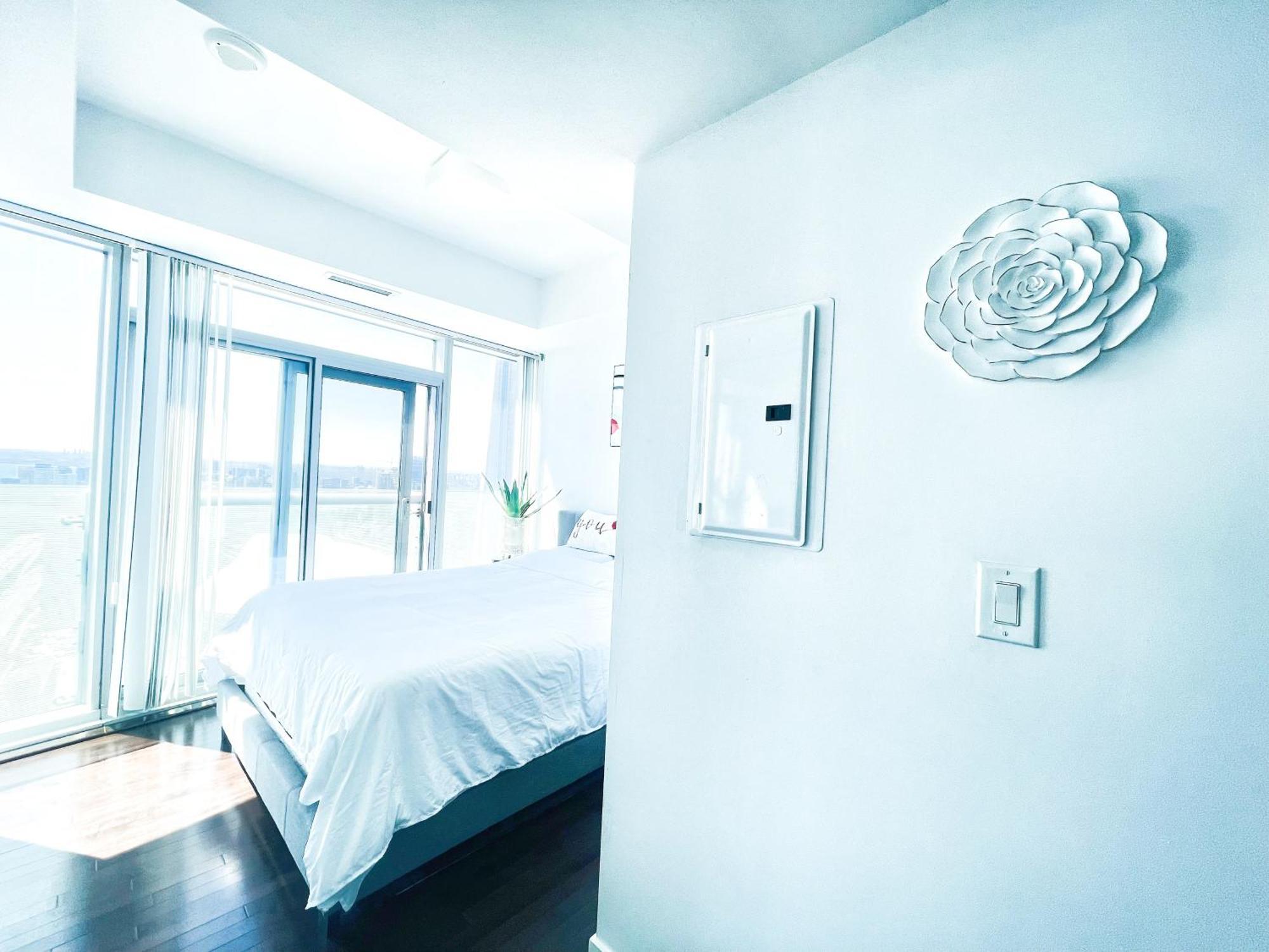 New Superior Lakeview Luxury 3-Bedroom Suite On 48 Floor Торонто Екстериор снимка